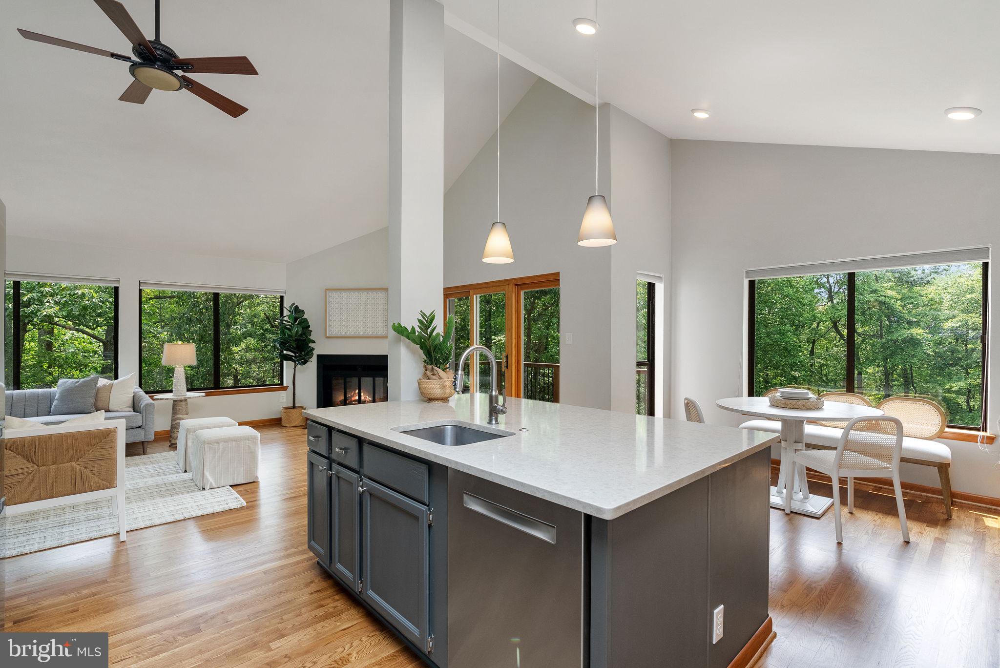 HERTZ DIVISION - Residential Lease