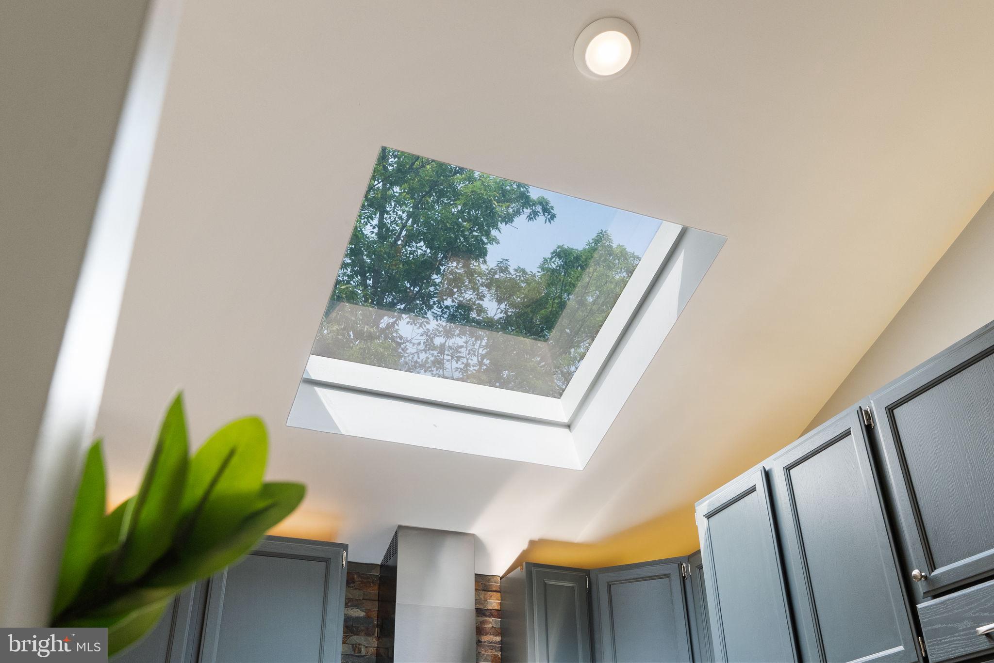 HERTZ DIVISION - Residential Lease