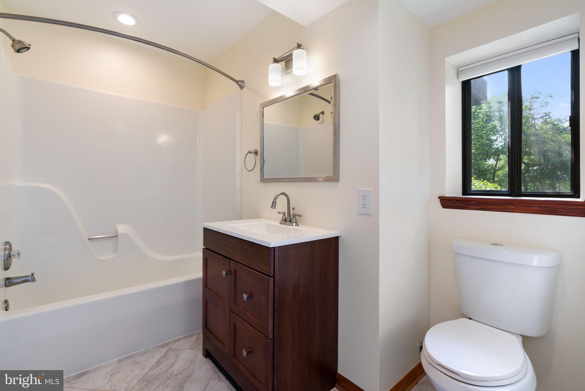 HERTZ DIVISION - Residential Lease