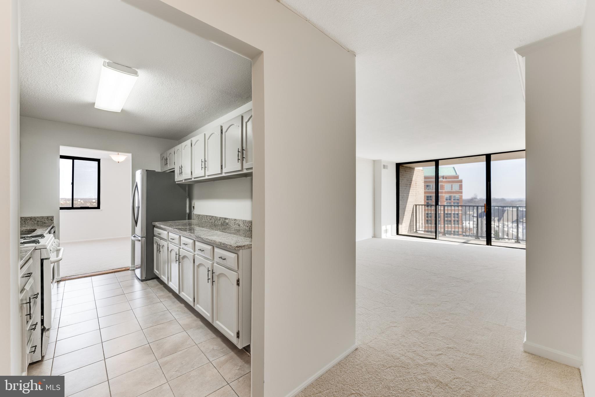 AMERICANA CENTRE - Residential