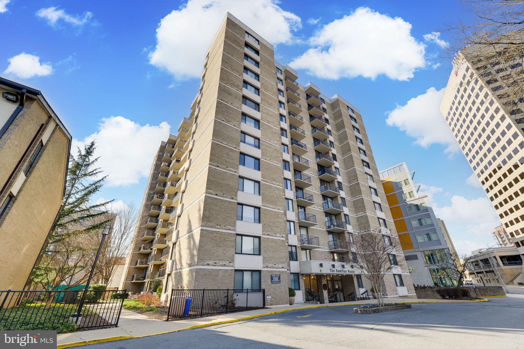 AMERICANA CENTRE - Residential