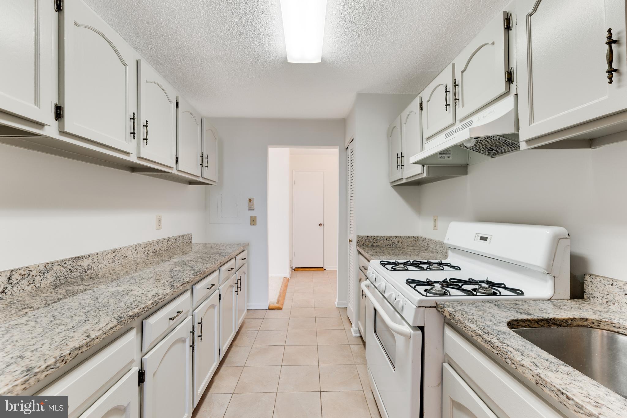 AMERICANA CENTRE - Residential