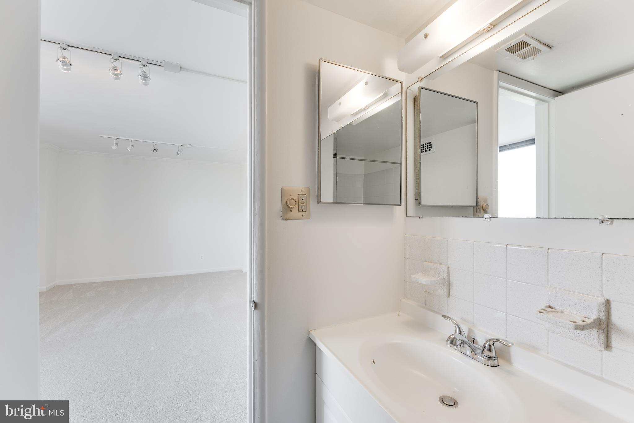 AMERICANA CENTRE - Residential