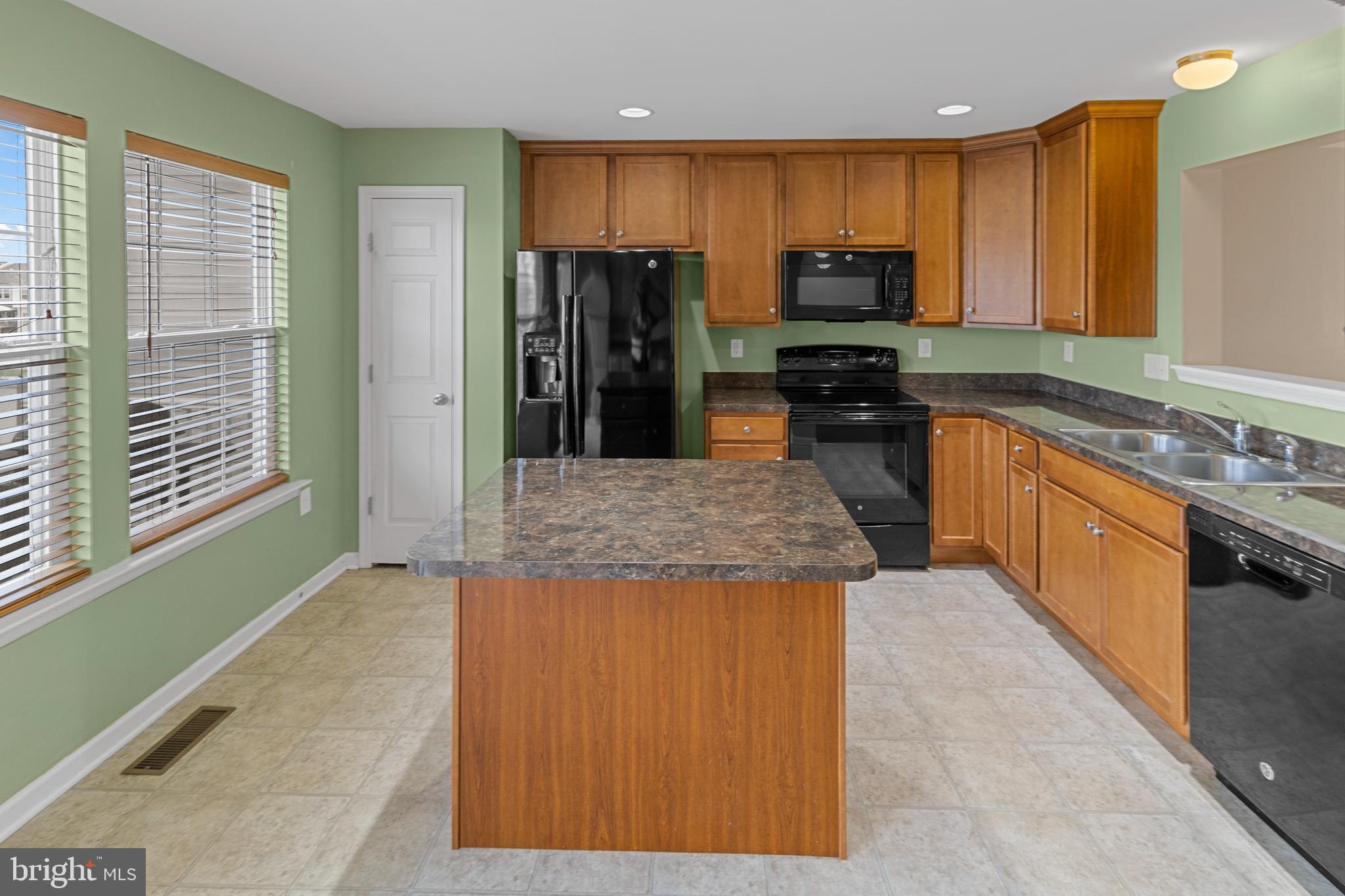 RIVERSIDE VILLAGES - Residential