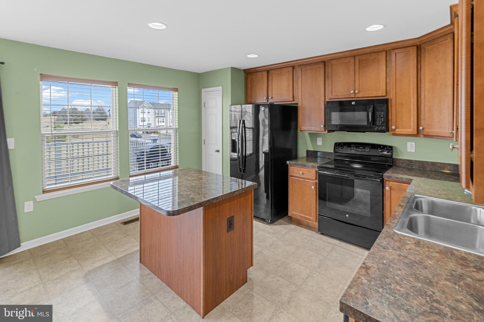 RIVERSIDE VILLAGES - Residential