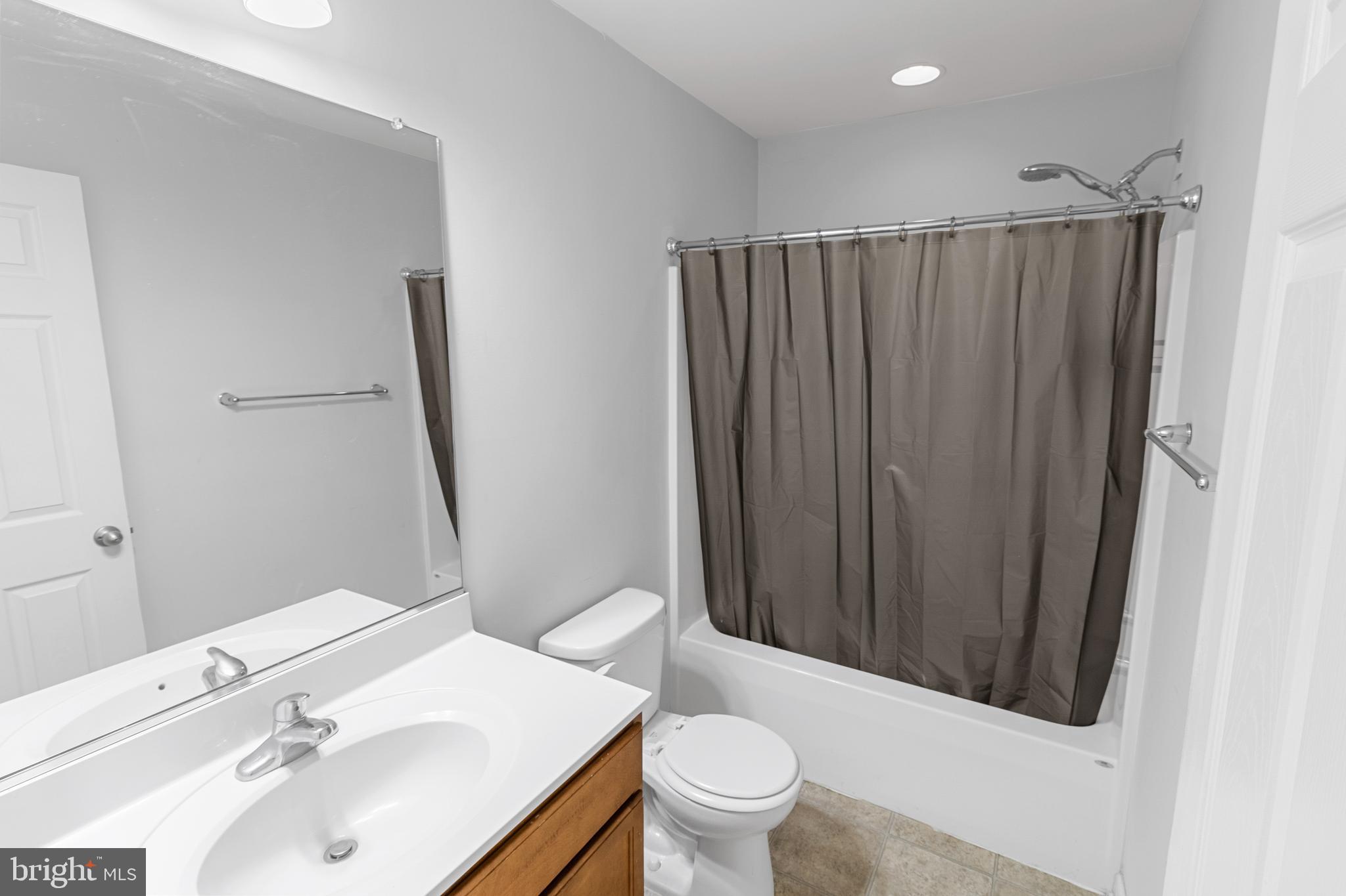 RIVERSIDE VILLAGES - Residential