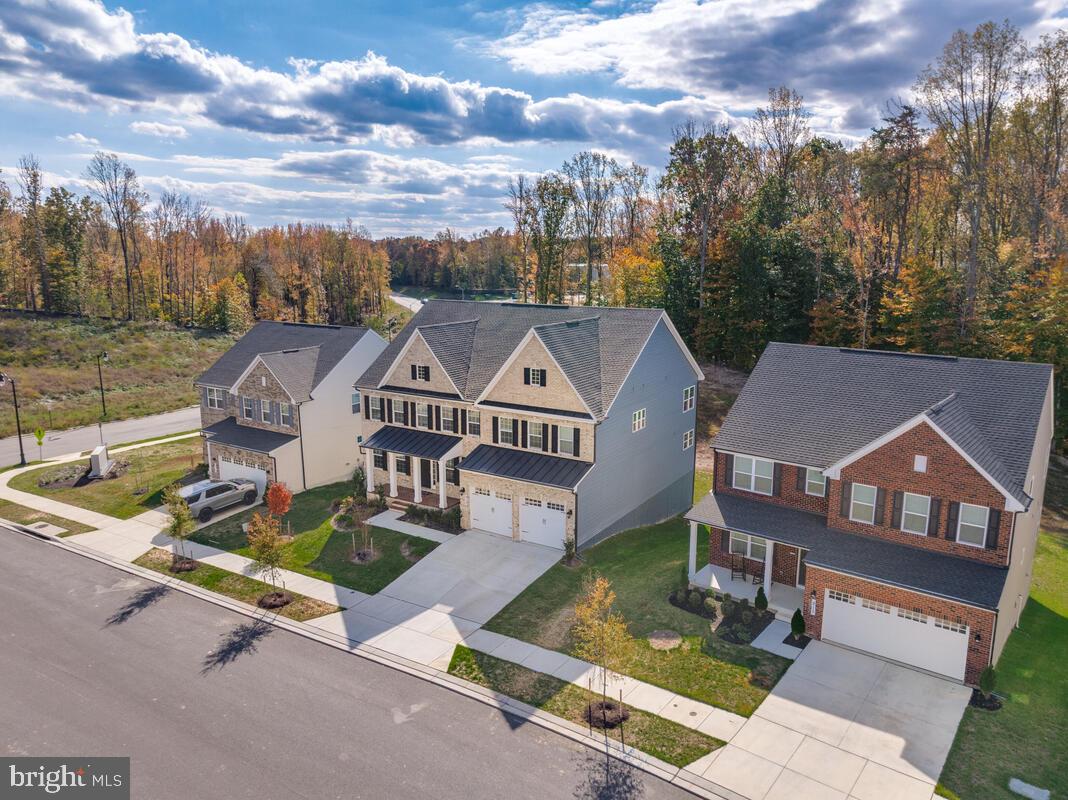 SOUTH LAKE - Residential