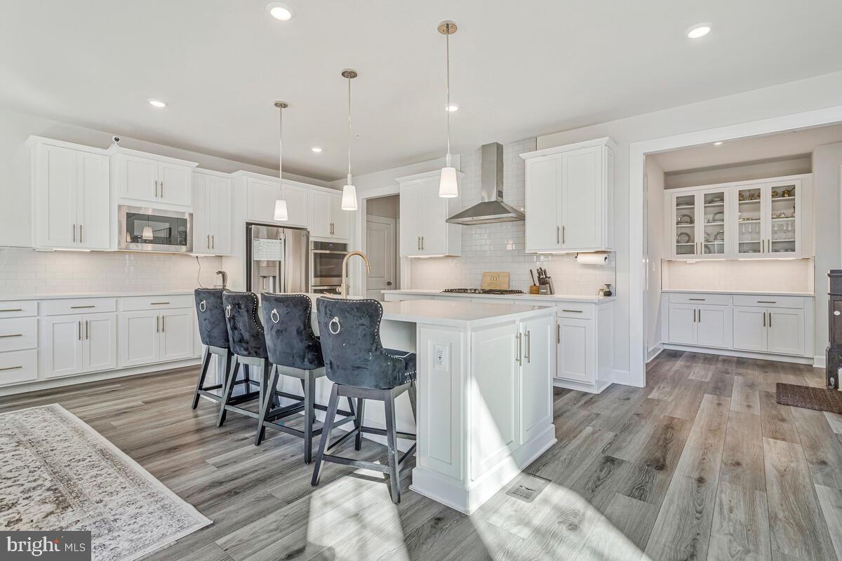 SOUTH LAKE - Residential