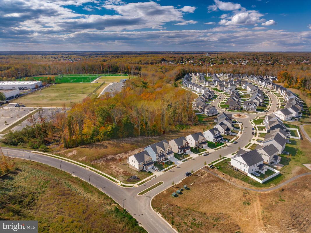 SOUTH LAKE - Residential