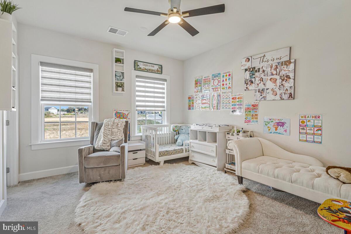 SOUTH LAKE - Residential