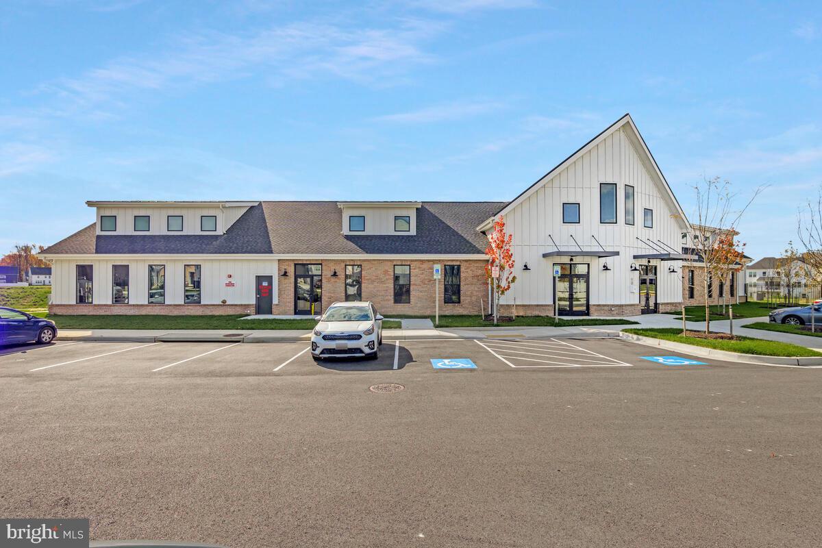 SOUTH LAKE - Residential