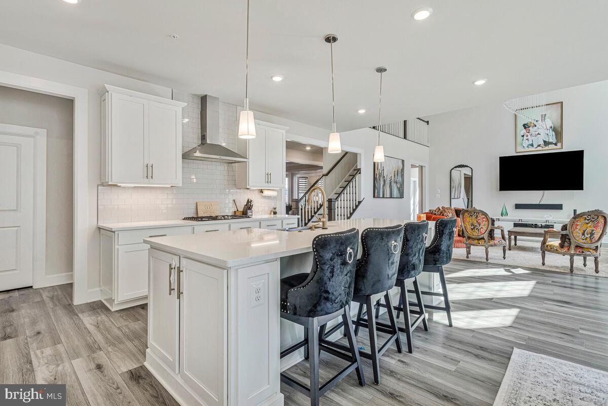 SOUTH LAKE - Residential