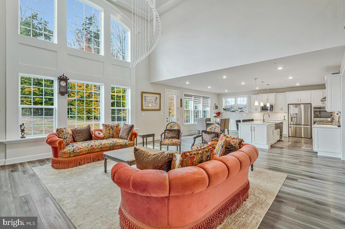 SOUTH LAKE - Residential