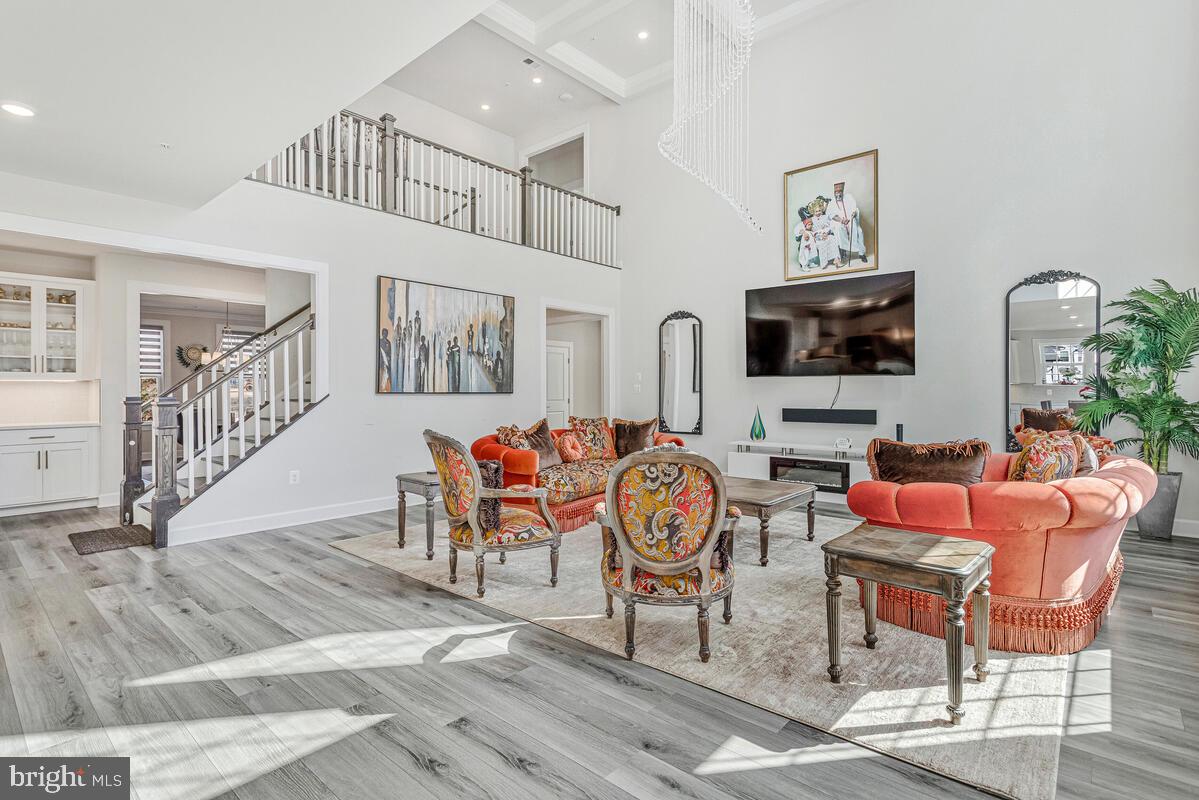 SOUTH LAKE - Residential