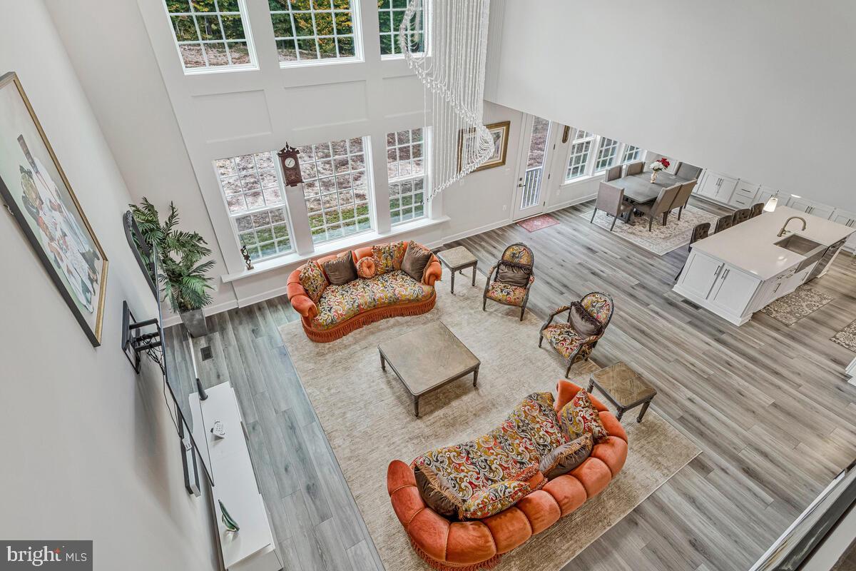 SOUTH LAKE - Residential