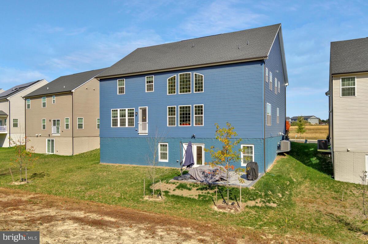 SOUTH LAKE - Residential