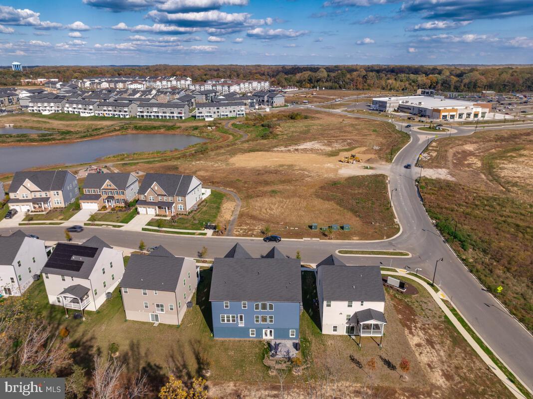 SOUTH LAKE - Residential