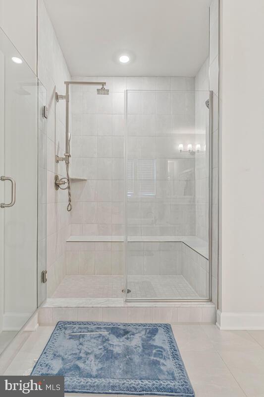 SOUTH LAKE - Residential