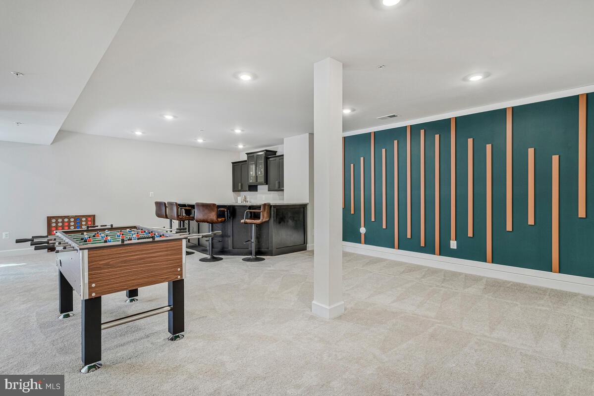 SOUTH LAKE - Residential