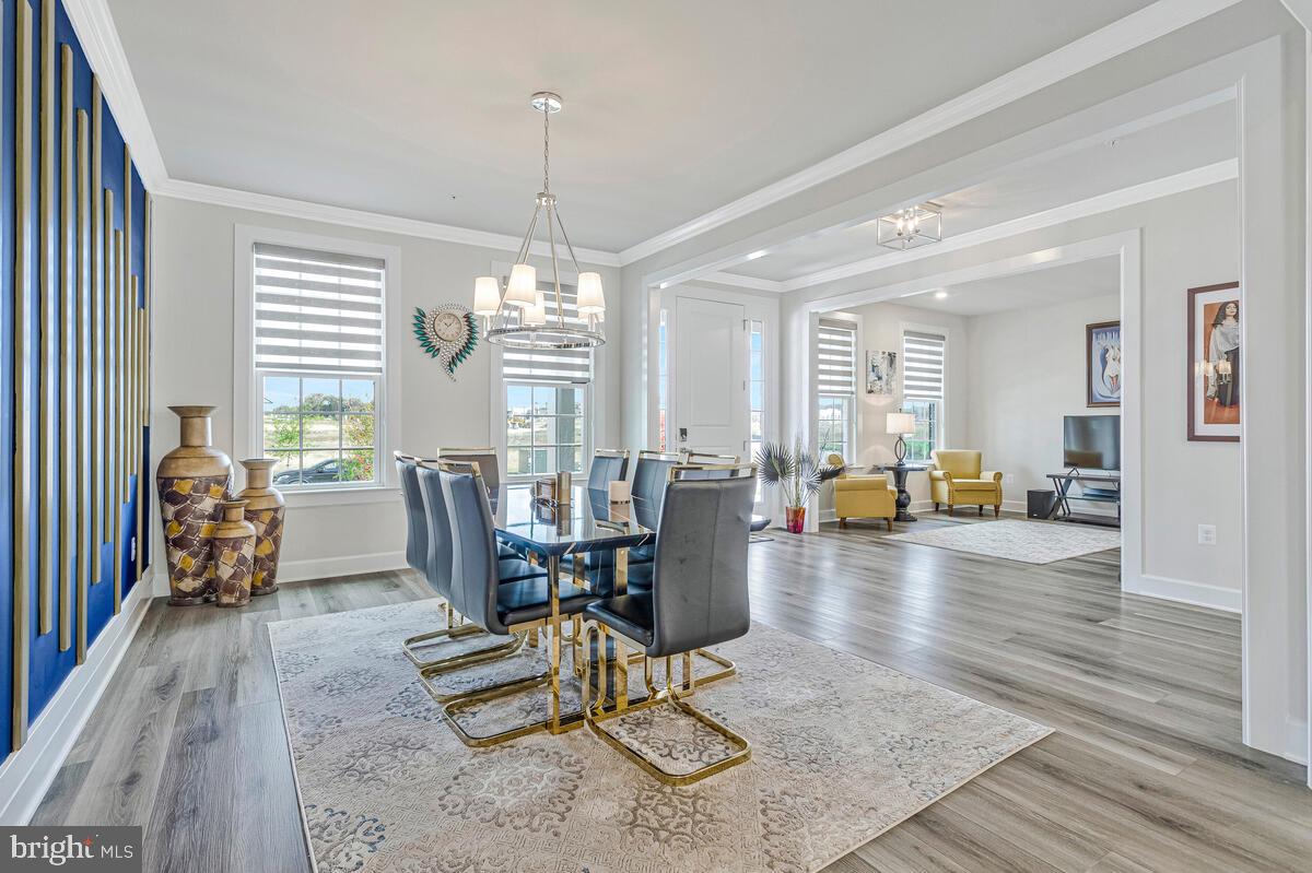 SOUTH LAKE - Residential