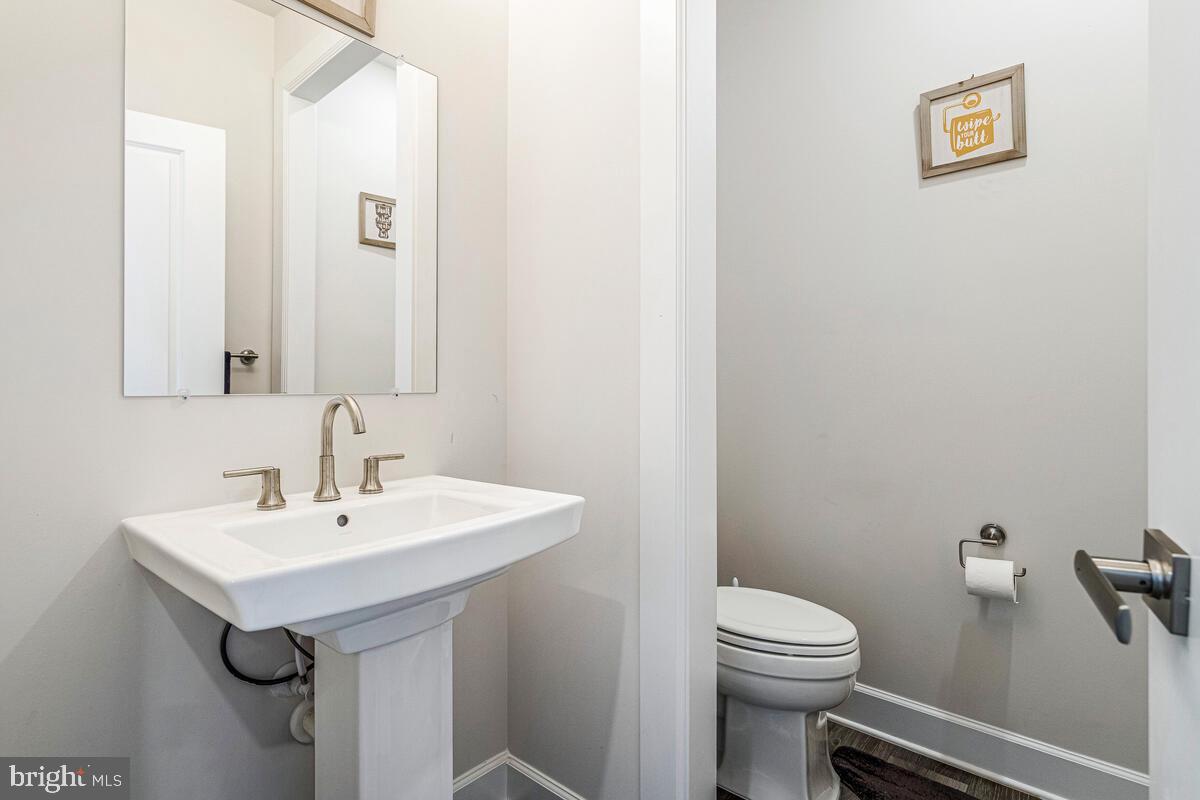 SOUTH LAKE - Residential