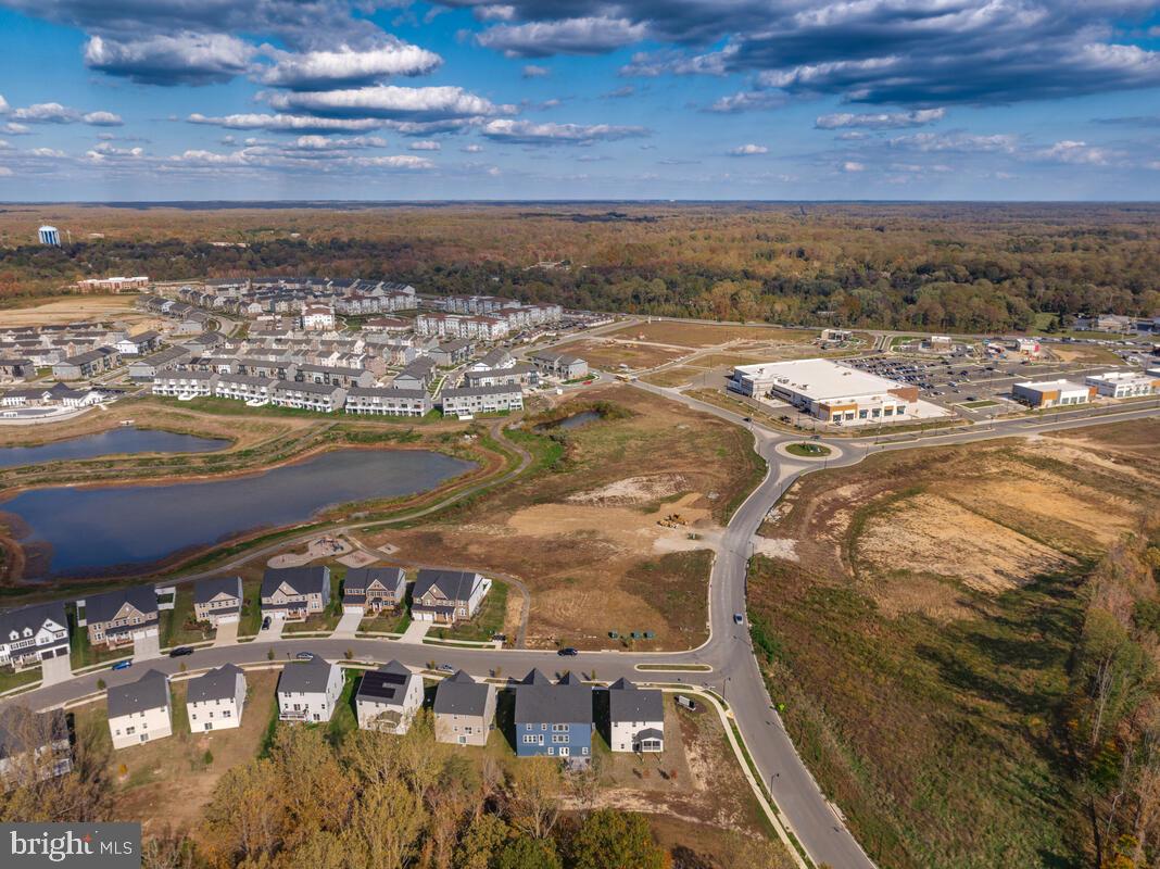 SOUTH LAKE - Residential