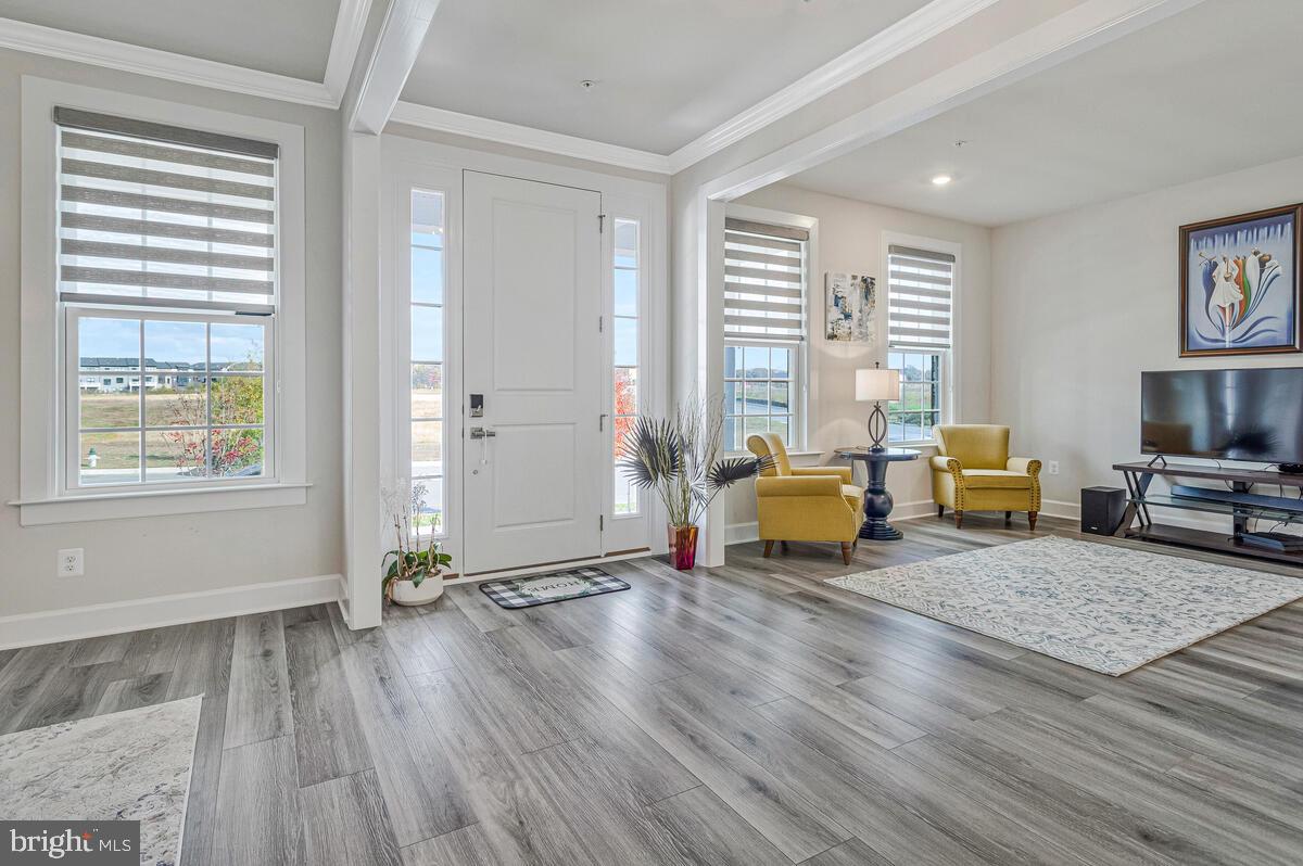 SOUTH LAKE - Residential