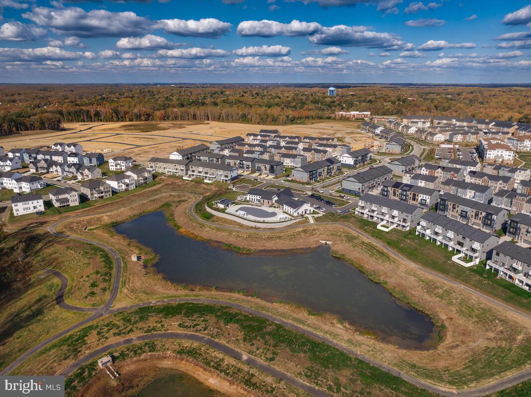 SOUTH LAKE - Residential