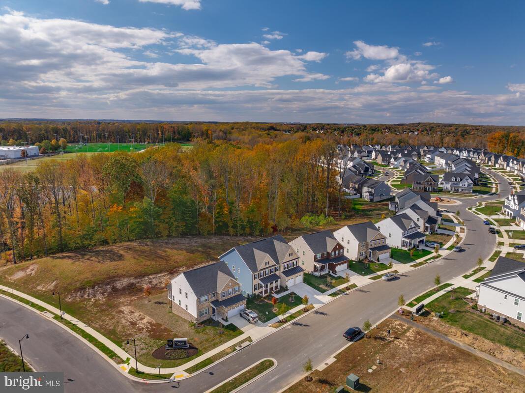 SOUTH LAKE - Residential