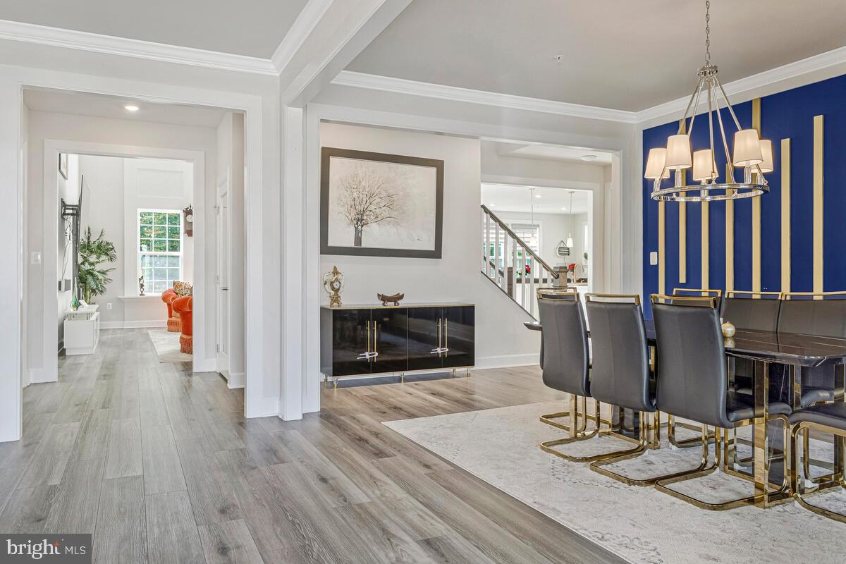 SOUTH LAKE - Residential