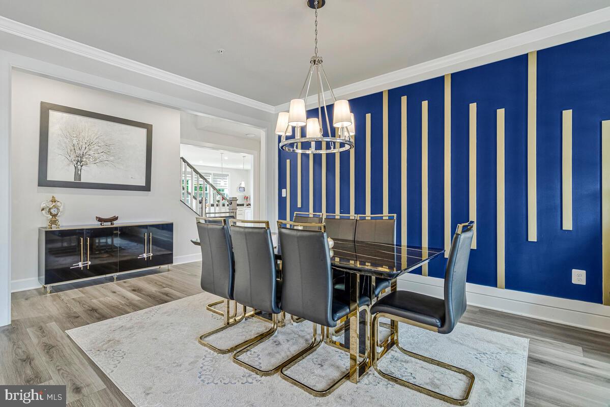 SOUTH LAKE - Residential