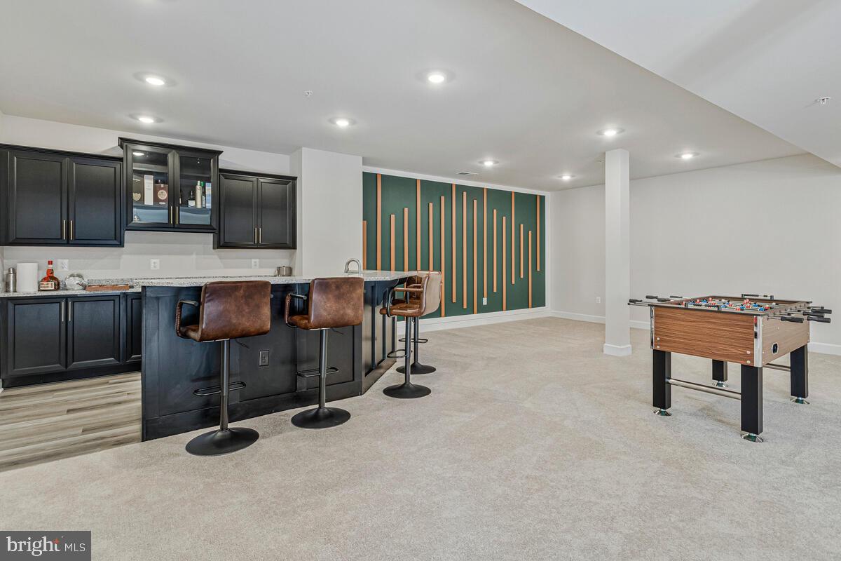 SOUTH LAKE - Residential