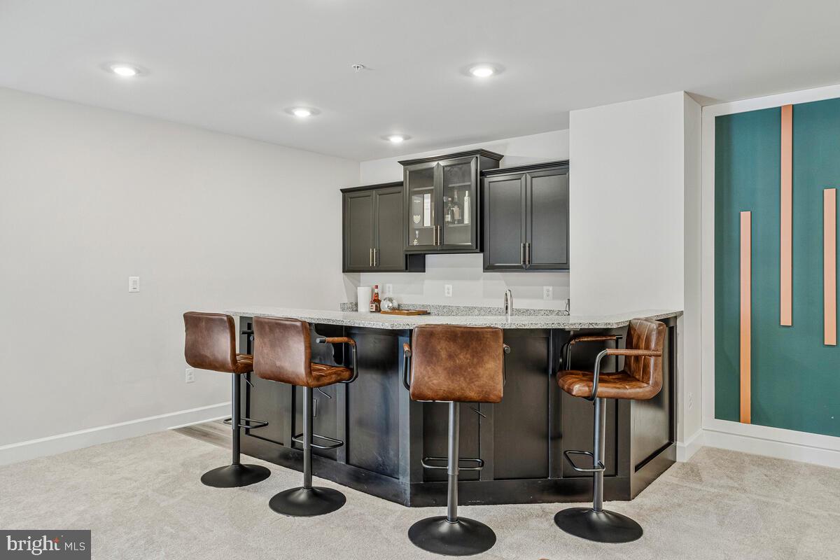 SOUTH LAKE - Residential