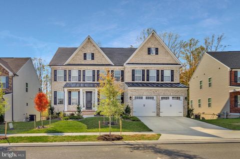 Photo of 913 Midbrook Ln, BOWIE, MD 20716 (MLS # MDPG2180606) Photo of 913 Midbrook Ln, BOWIE, MD 20716 (MLS # MDPG2180606)