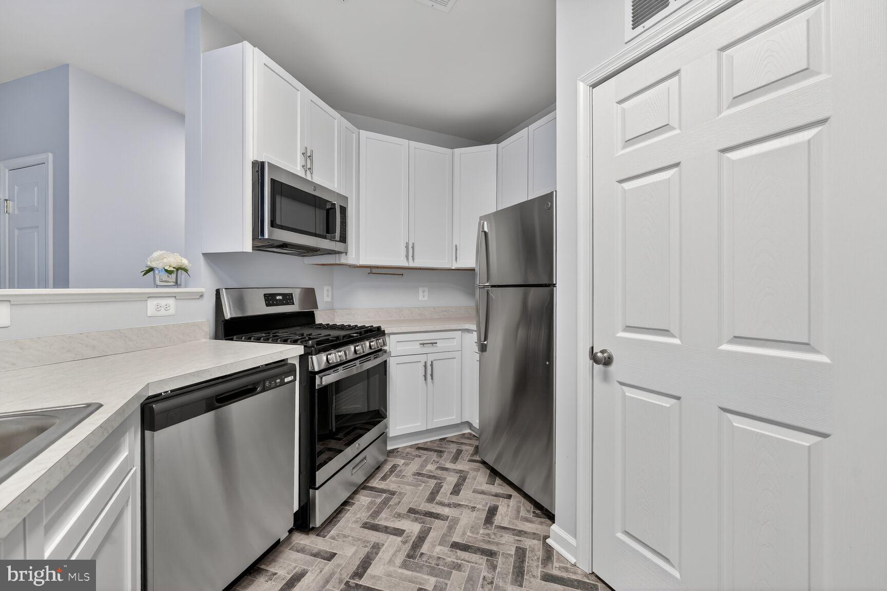 CHRISTOPHER AT CEDAR LAKES - Residential