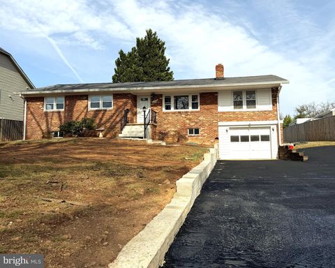 Photo of 7629 Huron Drive, GAINESVILLE, VA 20155 (MLS # VAPW2112962)