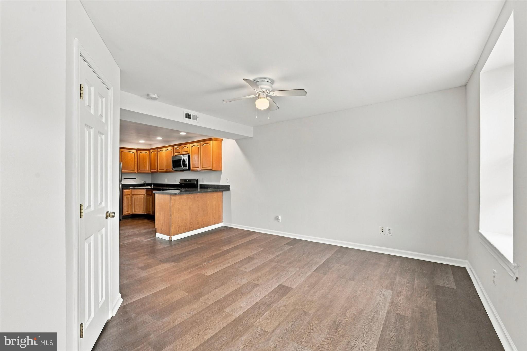 400 GREEN LANE 2