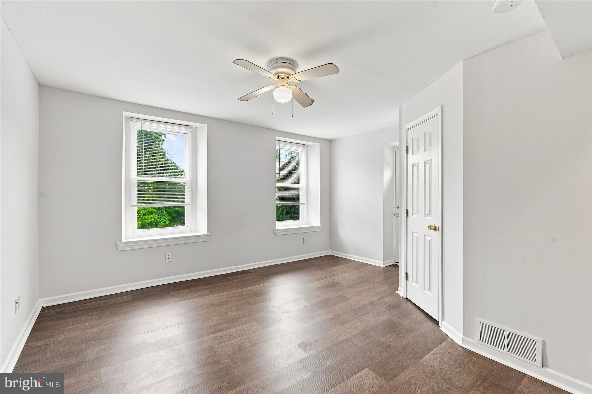 400 GREEN LANE 2
