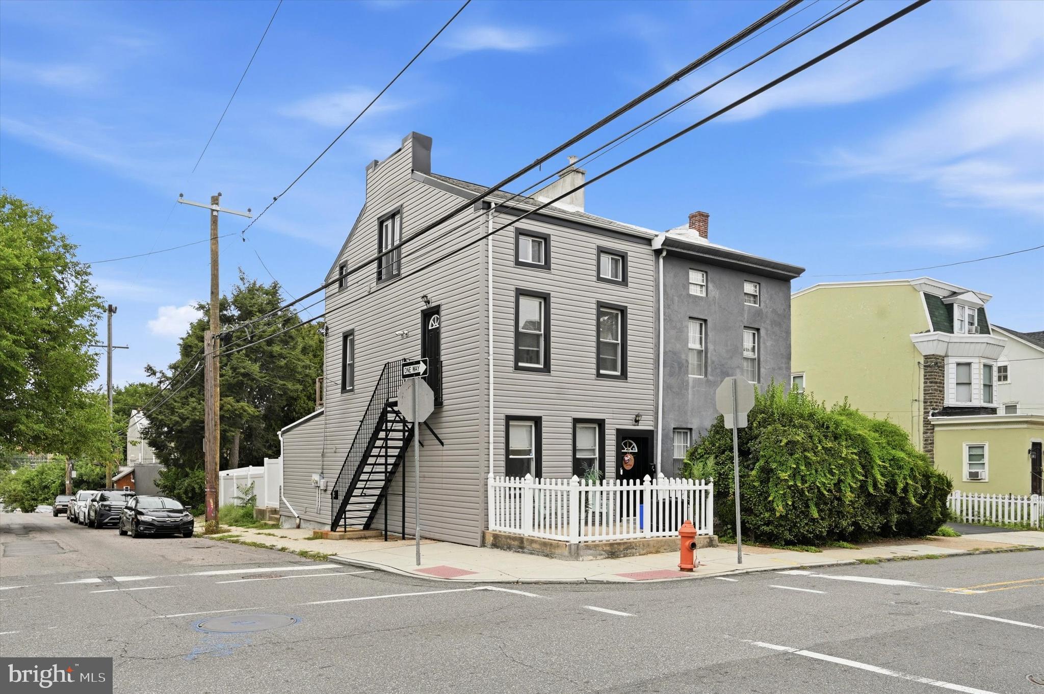 400 GREEN LANE 2
