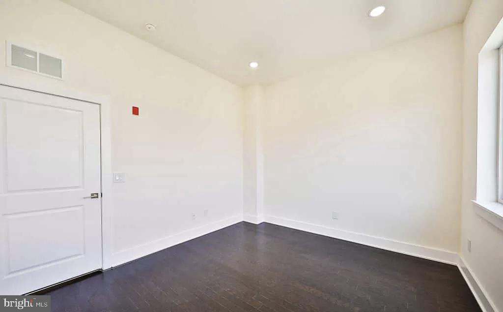 SOUTH KENSINGTON - Residential Lease