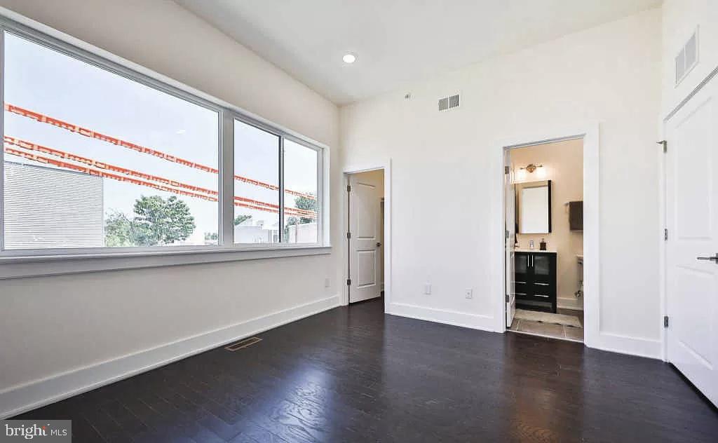 SOUTH KENSINGTON - Residential Lease