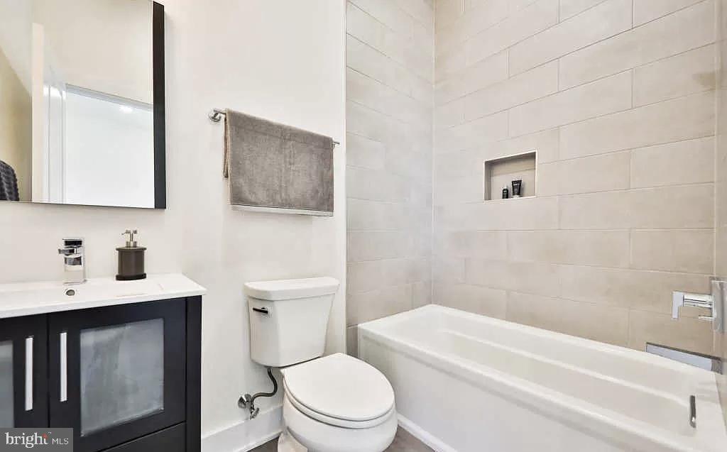 SOUTH KENSINGTON - Residential Lease