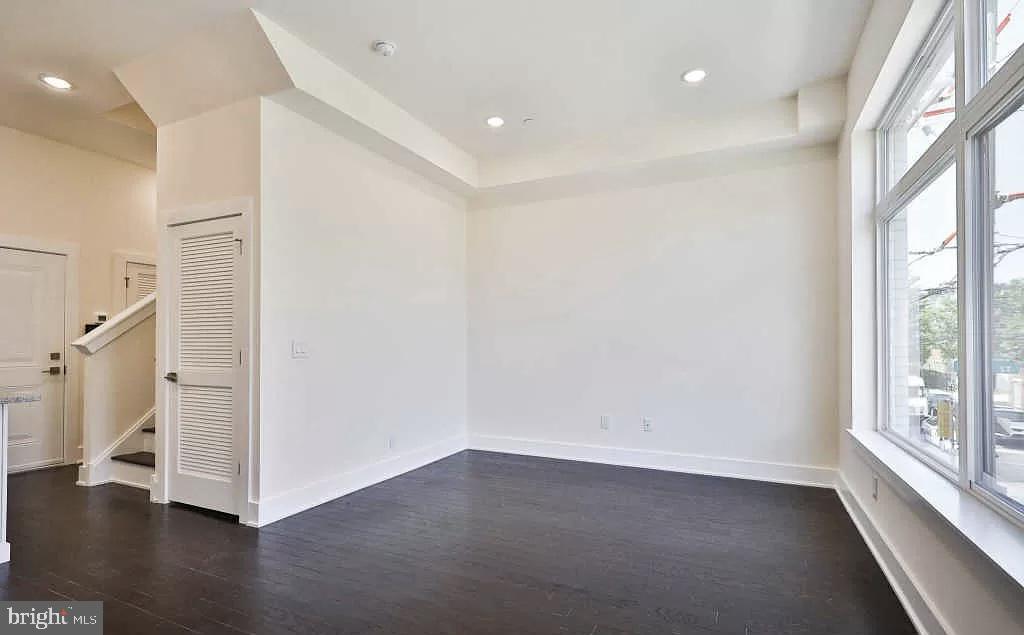 SOUTH KENSINGTON - Residential Lease