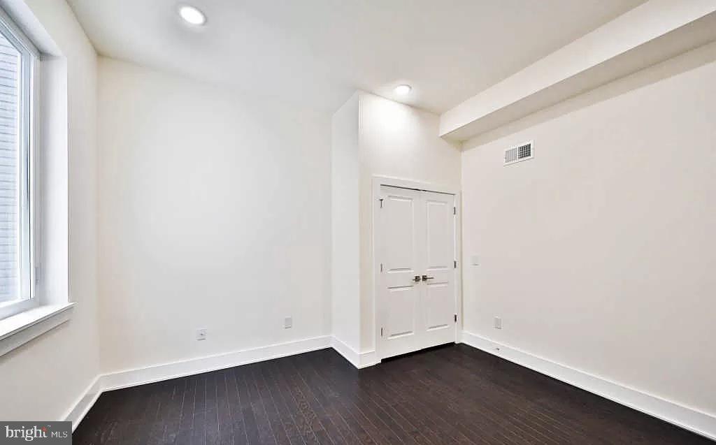 SOUTH KENSINGTON - Residential Lease