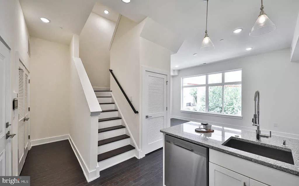 SOUTH KENSINGTON - Residential Lease