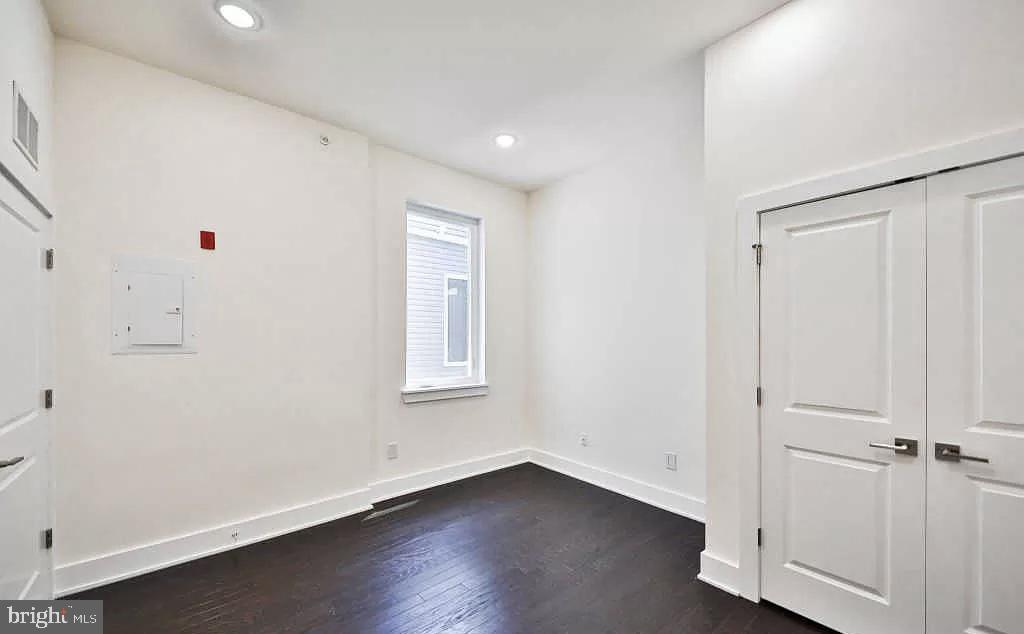 SOUTH KENSINGTON - Residential Lease