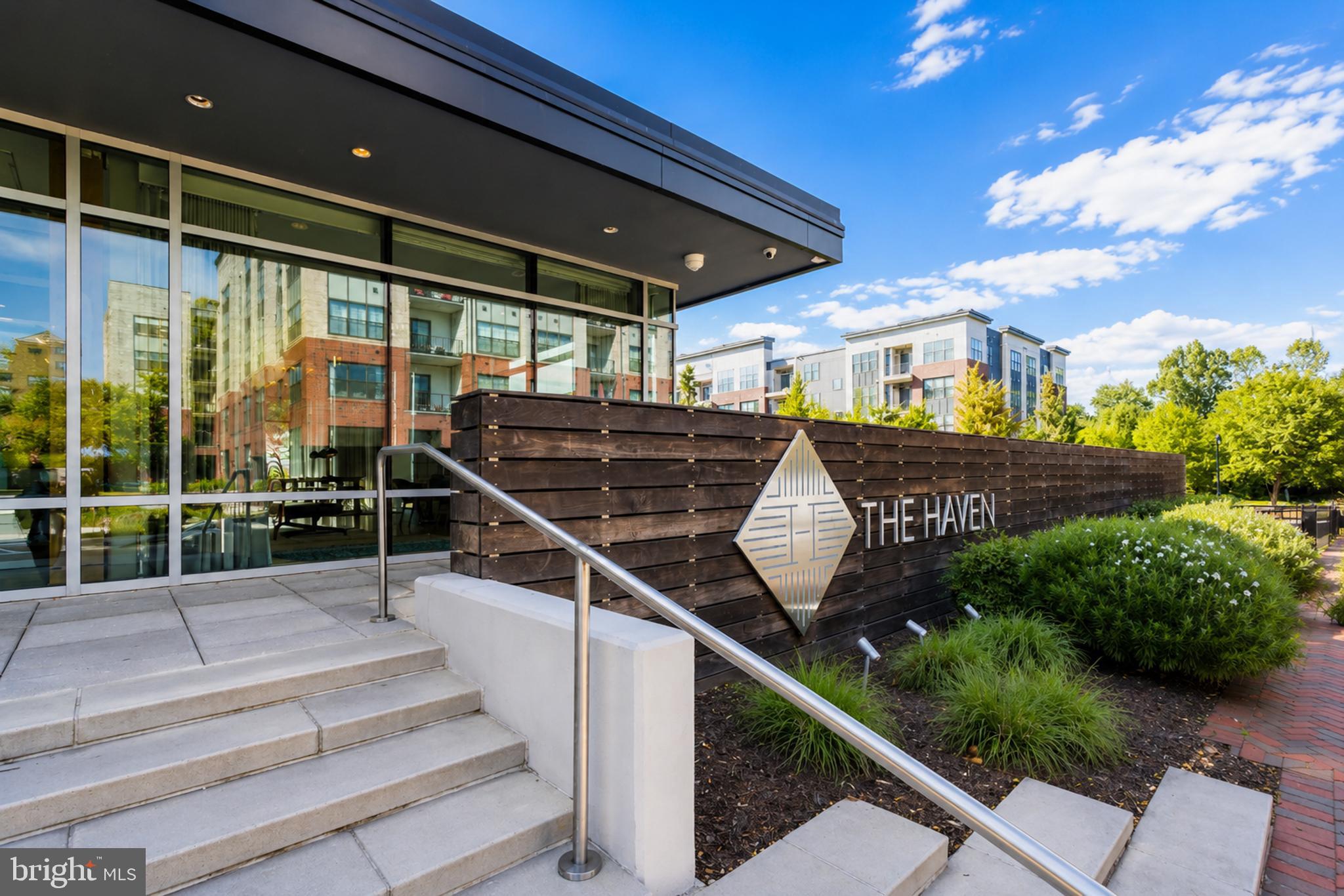 145 RIVERHAVEN DRIVE 451