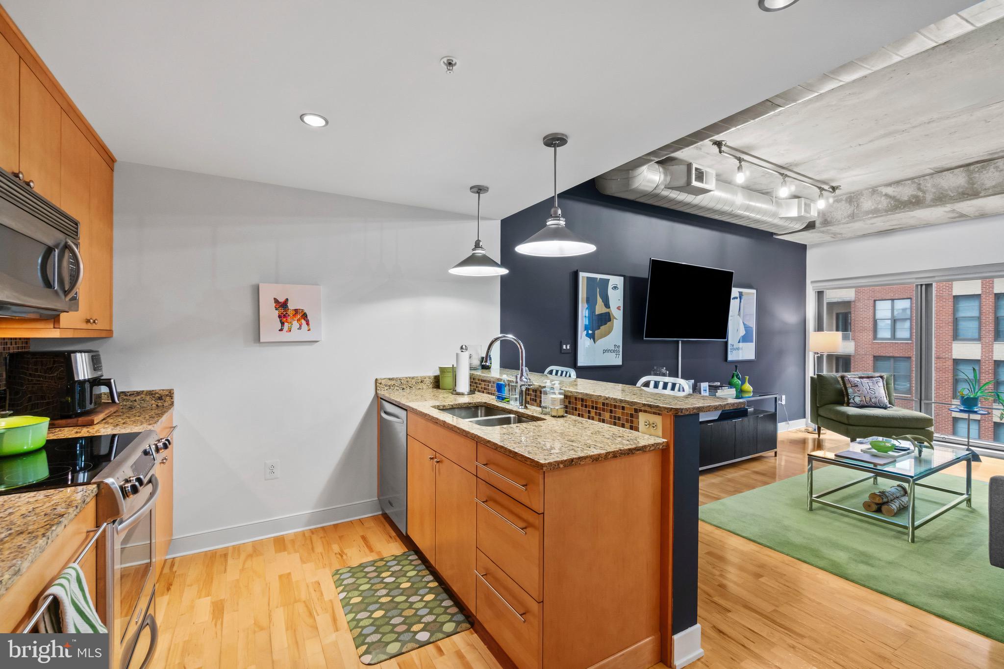 HARBOR EAST - Residential