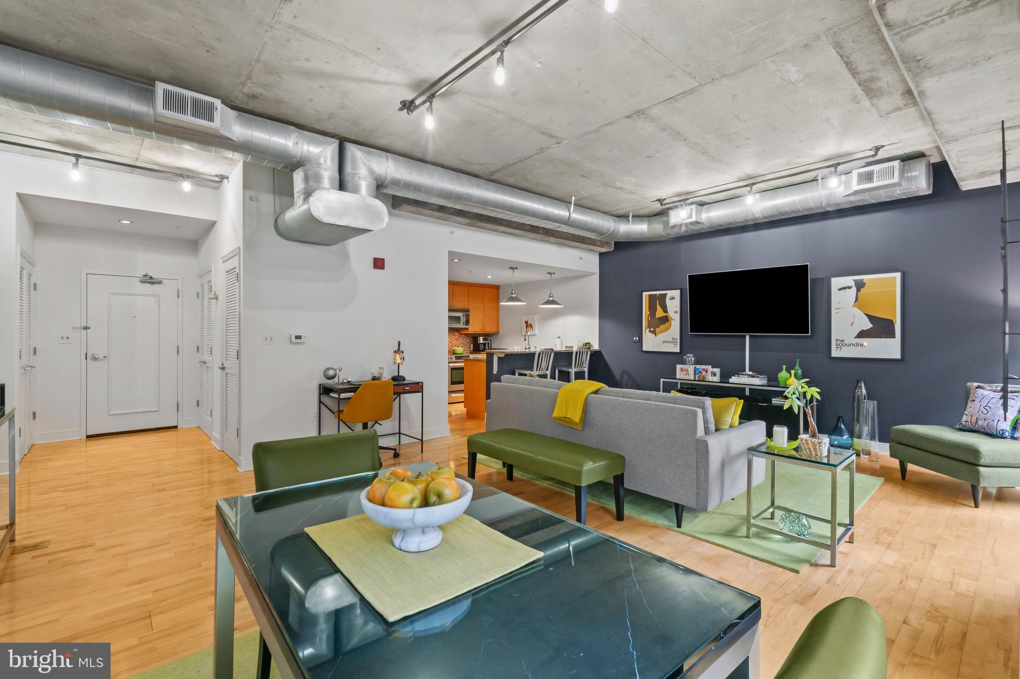 HARBOR EAST - Residential