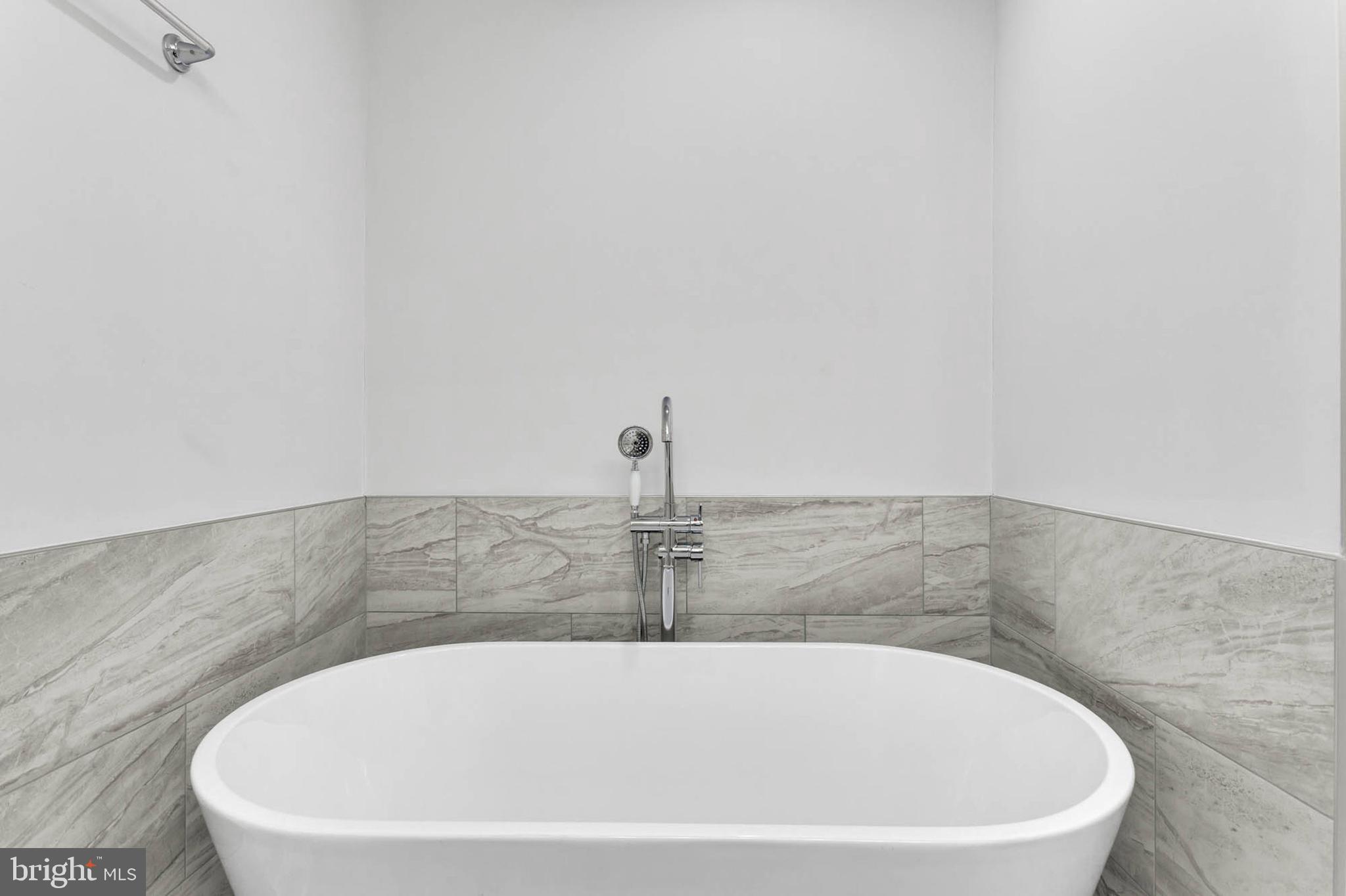 RIVIERA BEACH - Residential